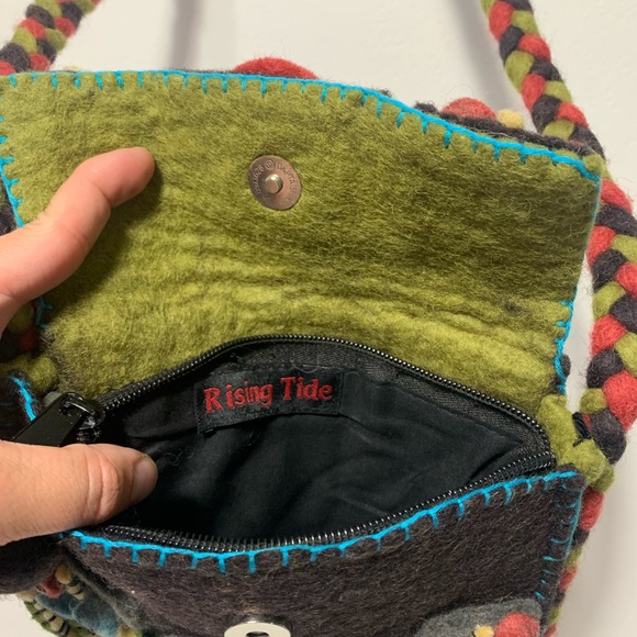 Rising Tide Felted Wool Floral Purse Red Rose green and blue accents shoulder - Picture 7 of 12